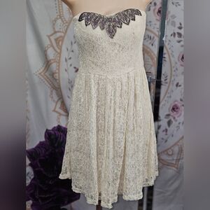 NWT Ya Los Angeles Embellished Cream Lace Strapless Dress Size Small